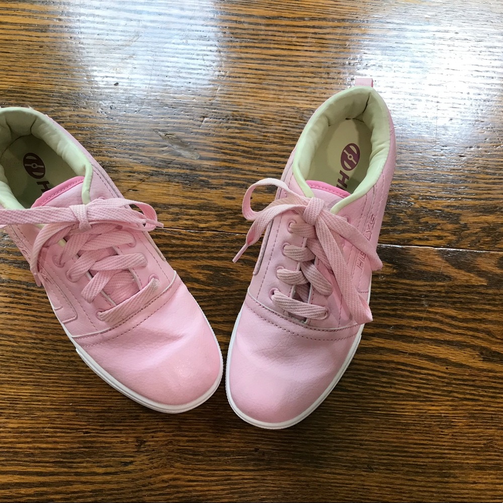 Girl’s Pink Heelys skate Shoes Size 5